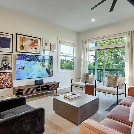 Bachelor/Bachelorette Mansion In The Heart Of Atx